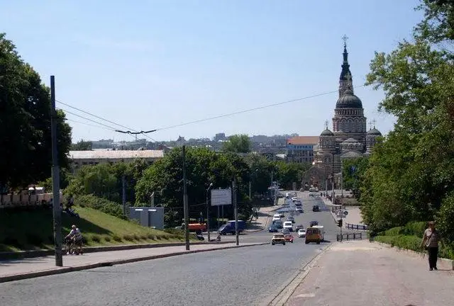 У Харкові перекриють узвіз Соборний майже на два тижні: що зміниться для транспорту У Харкові перекриють узвіз Соборний майже на два тижні: що зміниться для транспорту